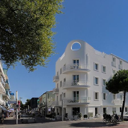 Hotel Al Cavallino Bianco Riccione Esterno foto