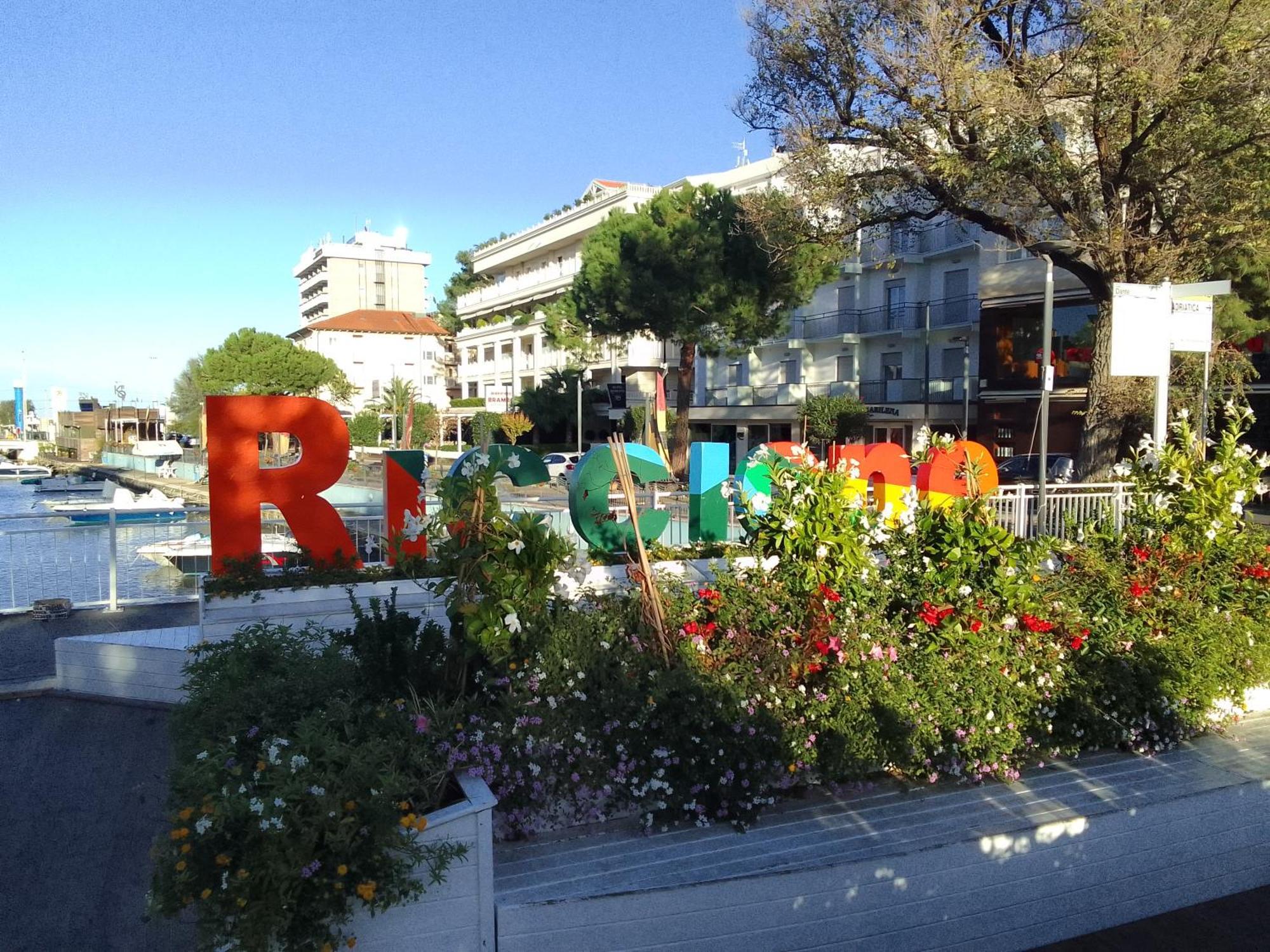 Hotel Al Cavallino Bianco Riccione Esterno foto