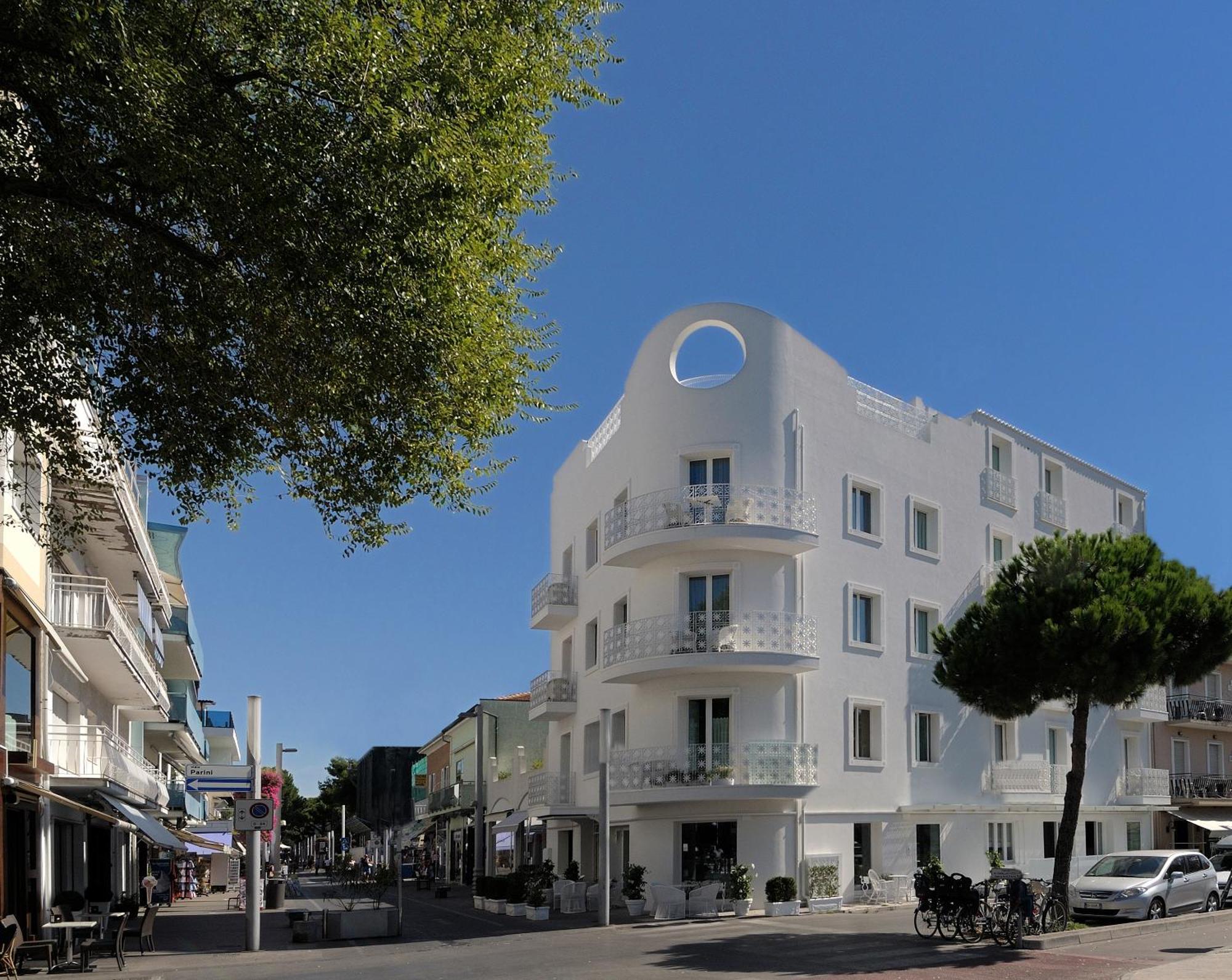 Hotel Al Cavallino Bianco Riccione Esterno foto