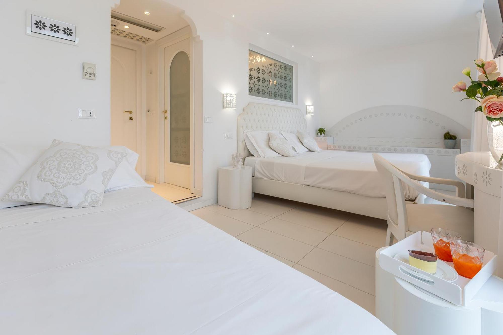 Hotel Al Cavallino Bianco Riccione Esterno foto
