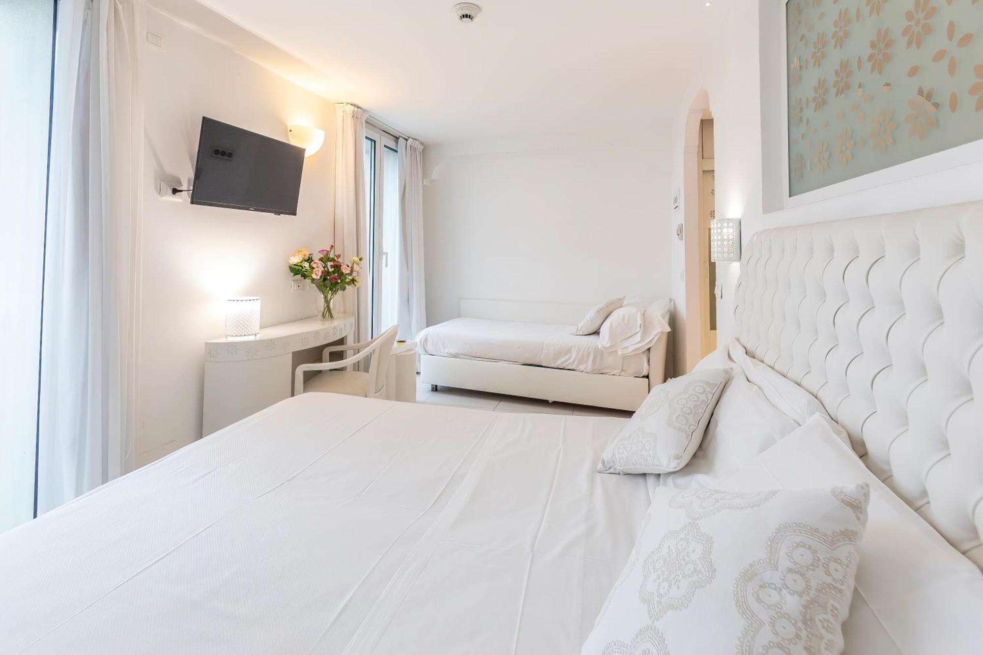 Hotel Al Cavallino Bianco Riccione Esterno foto