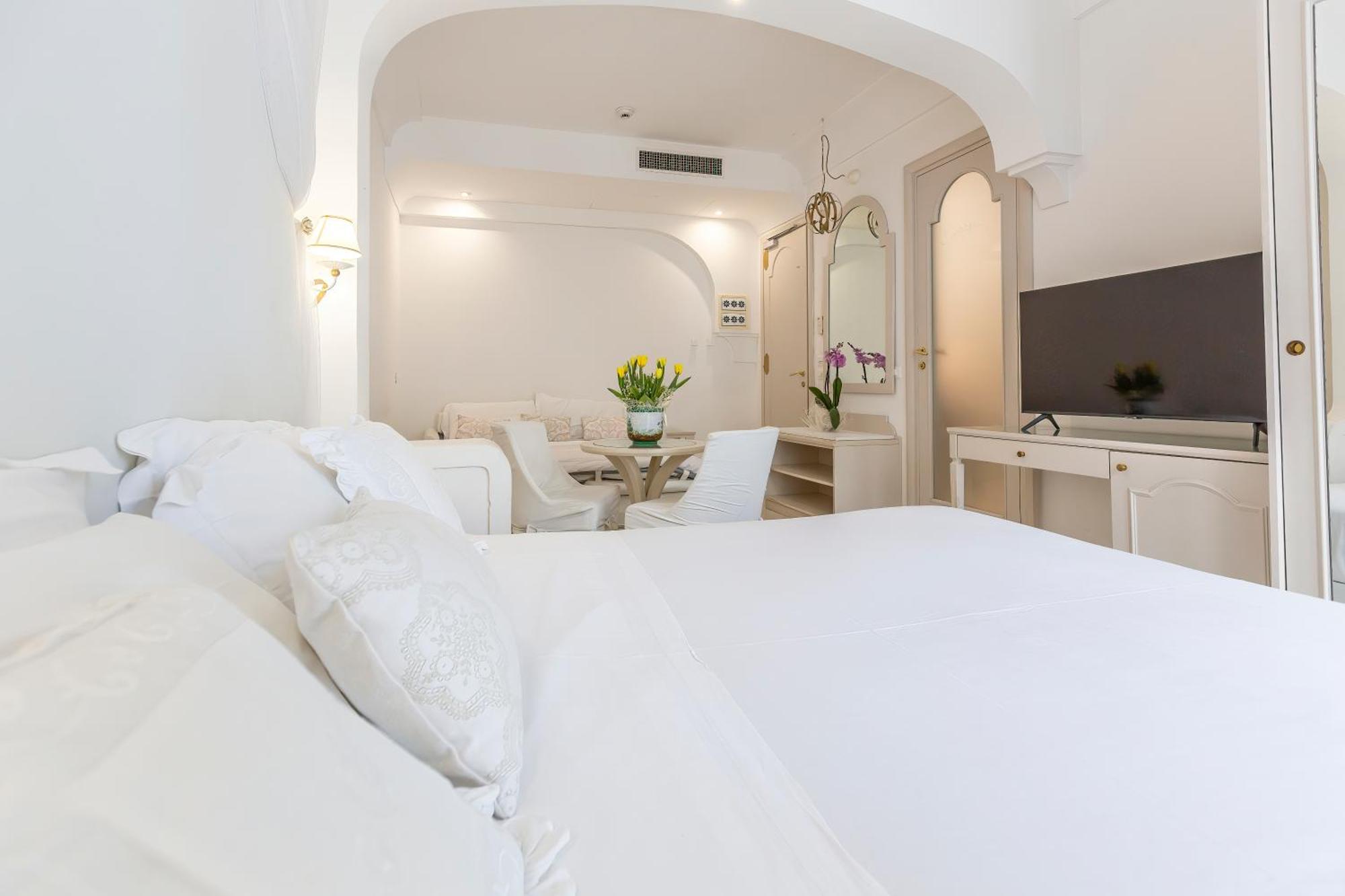 Hotel Al Cavallino Bianco Riccione Esterno foto