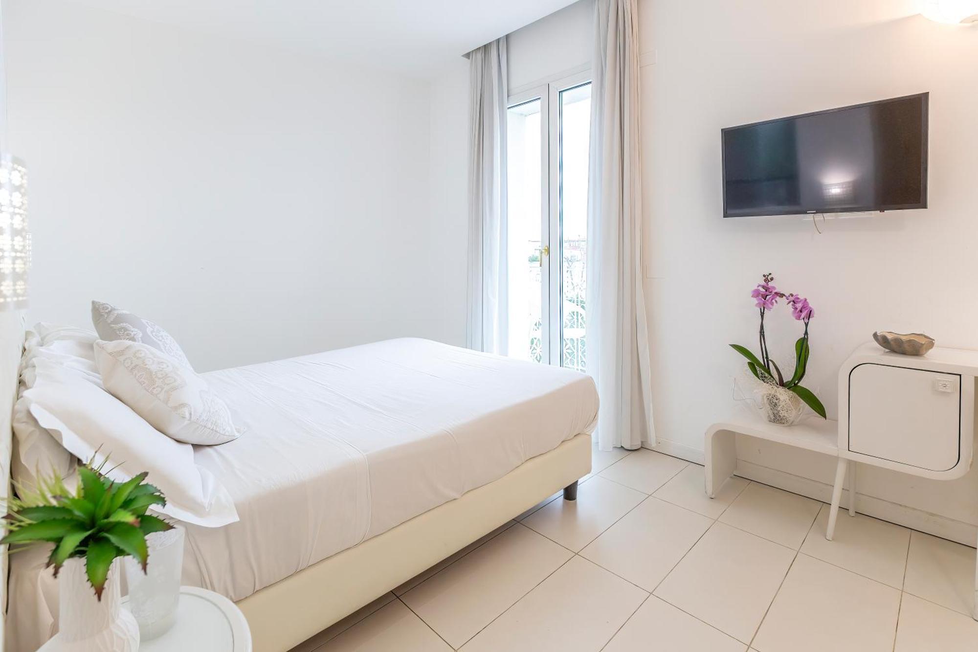 Hotel Al Cavallino Bianco Riccione Esterno foto