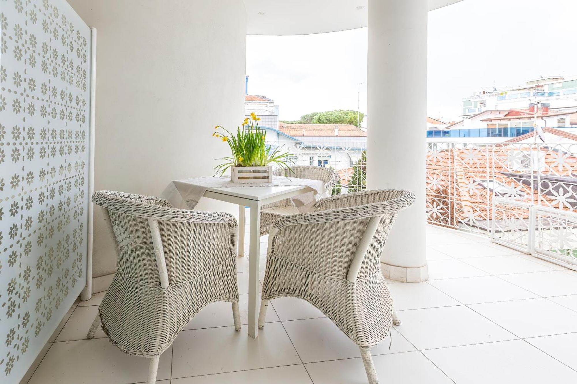Hotel Al Cavallino Bianco Riccione Esterno foto